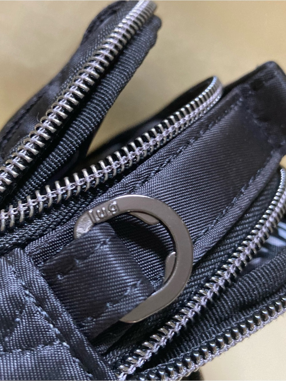 Lug skeeter black quilted crossbody bag - Picture 13 of 13